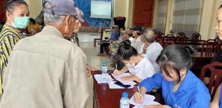 HOẠT ĐỘNG KHÁM SỨC KHỎE VÀ CẤP PHÁT THUỐC MIỄN PHÍ CHO NGƯỜI CAO TUỔI VÀ NGƯỜI KHUYẾT TẬT TRÊN ĐỊA BÀN PHƯỜNG 4 NĂM 2024 HOẠT ĐỘNG KHÁM SỨC KHỎE VÀ CẤP PHÁT THUỐC MIỄN PHÍ CHO NGƯỜI CAO TUỔI VÀ NGƯỜI KHUYẾT TẬT TRÊN ĐỊA BÀN PHƯỜNG 4 NĂM 2024