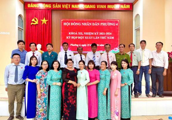 PHƯỜNG 4 TỔ CHỨC KỲ HỌP ĐỘT XUẤT LẦN THỨ NĂM HĐND KHÓA XII, NHIỆM KỲ 2021–2026